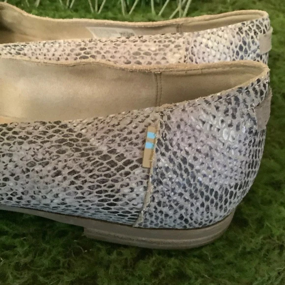 Toms Julie suede snakeskin print slip on flats size 8.5 - Picture 5 of 11